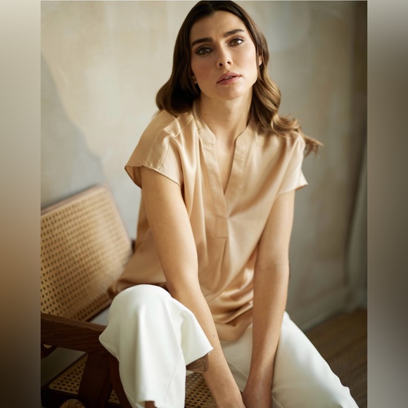 Philosophy Tops - Philosophy women’s‎ size M V-neck blouse with rolled cuff, sleeves, blush pink